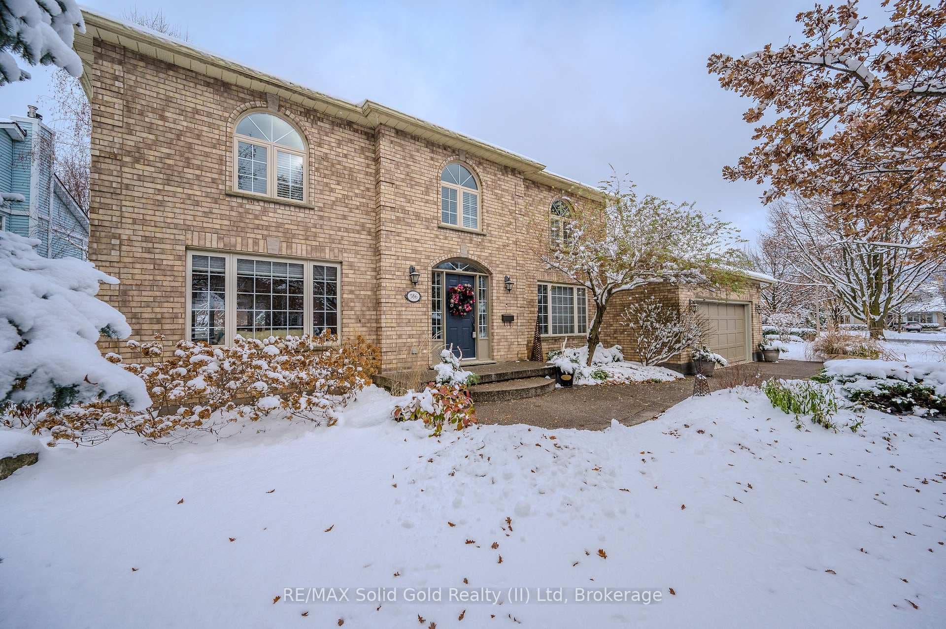 586 Guildwood Place photo 3