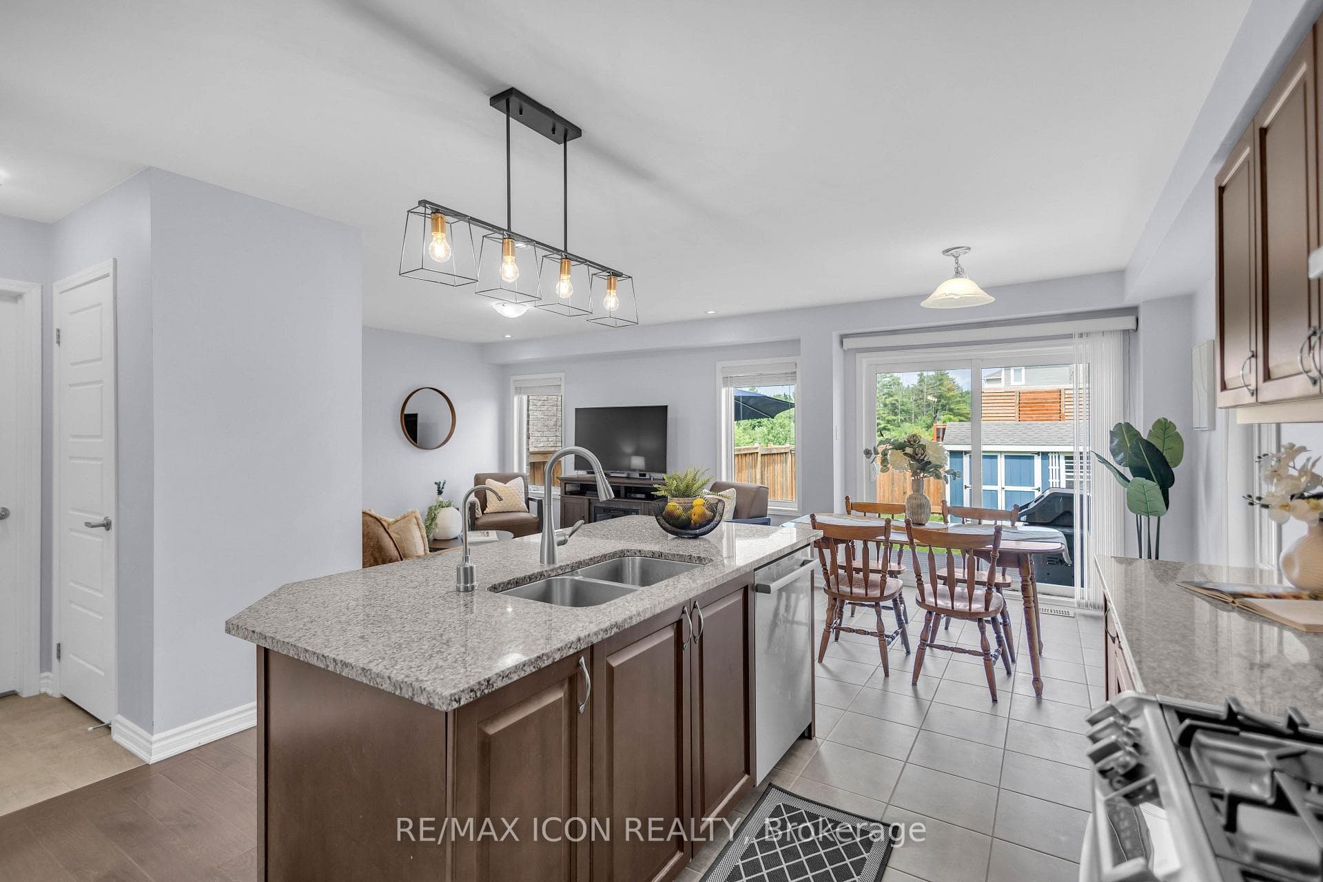 515 Equestrian Way photo 11