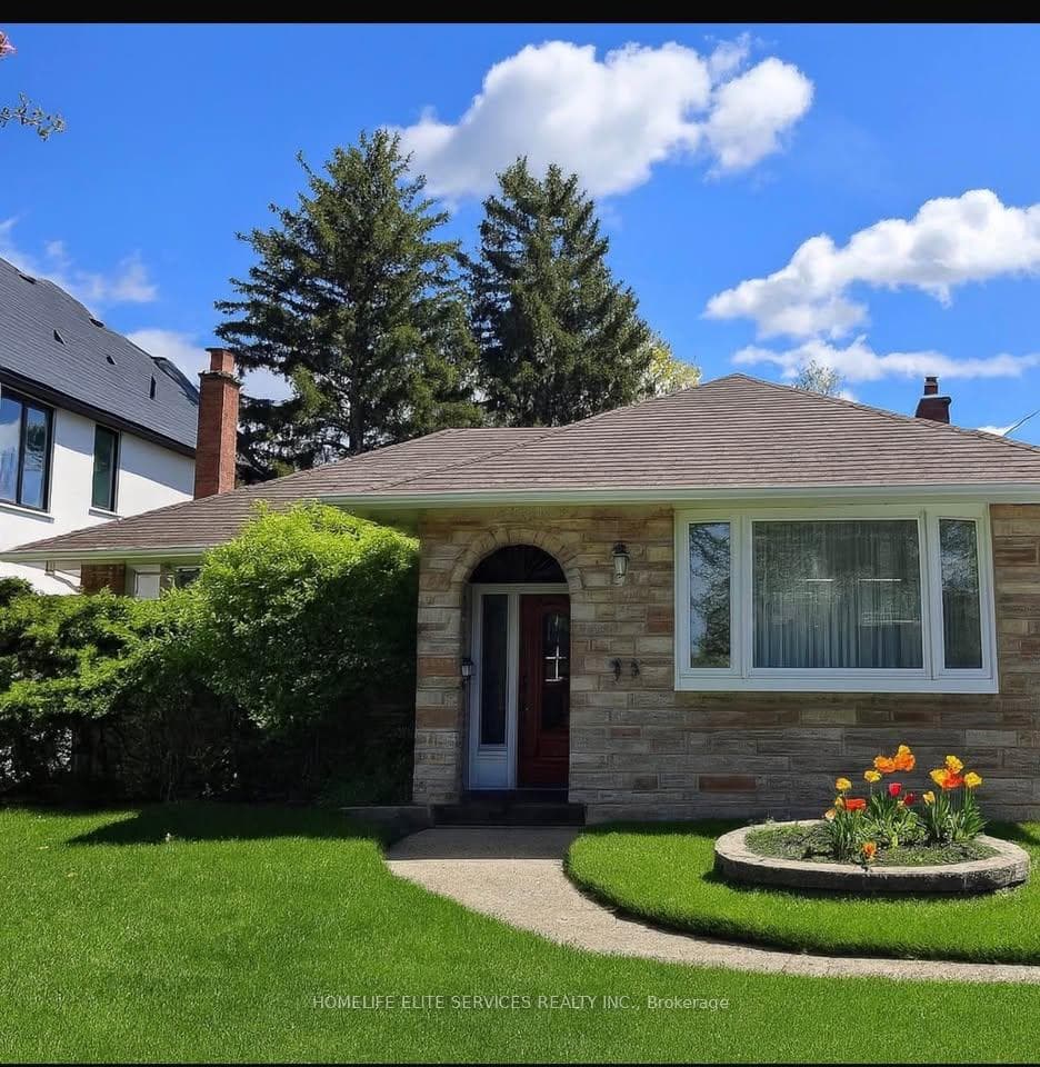 81 Wayne Avenue photo 1