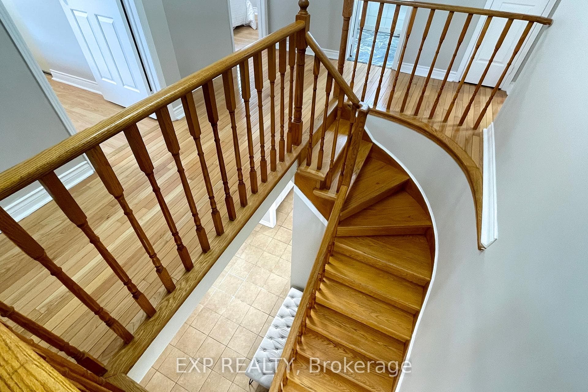 113 Large Crescent photo 16