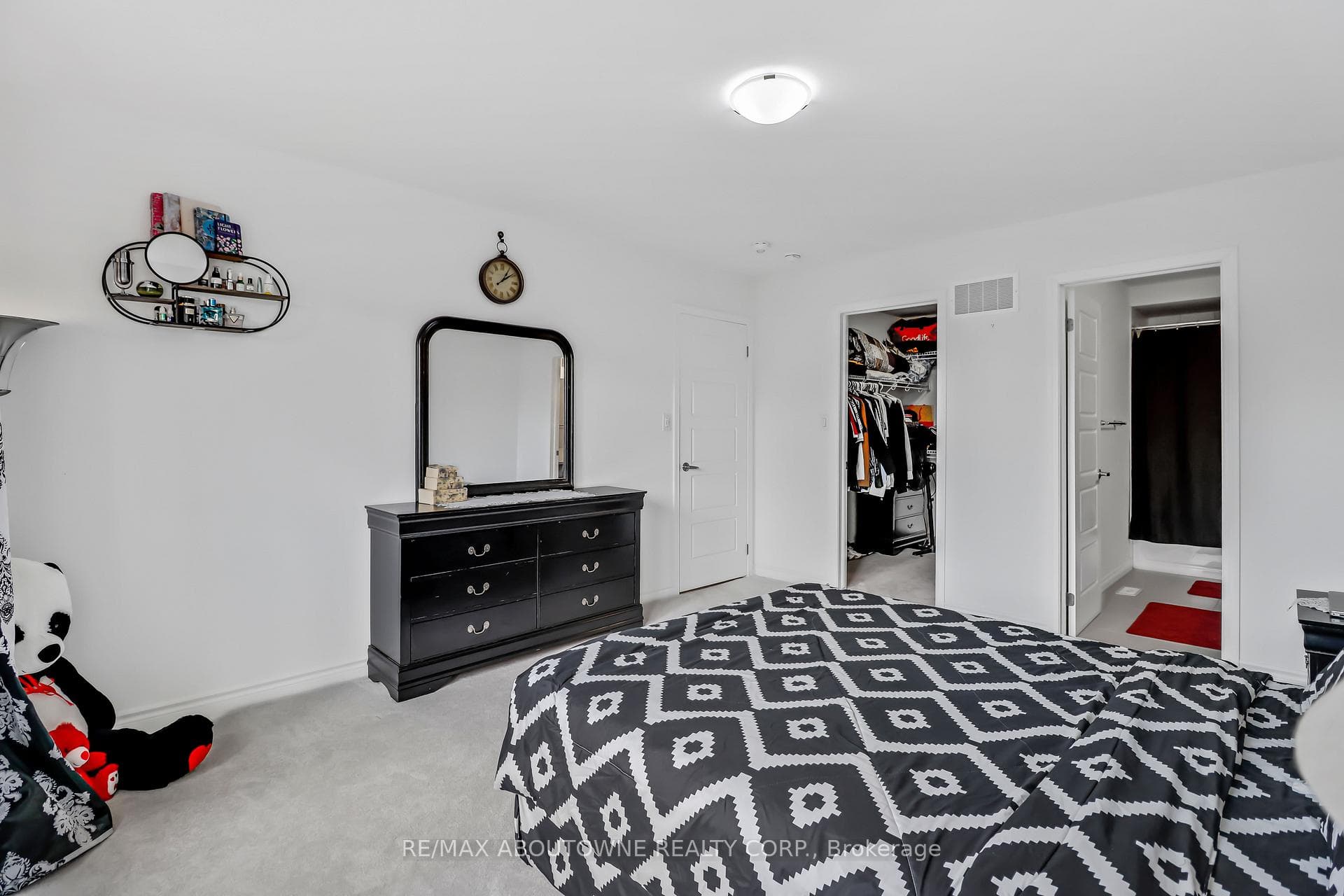 1768 Thames Circle photo 22