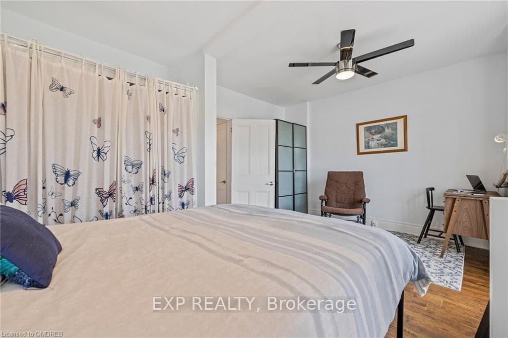 236 WELLINGTON Street photo 36
