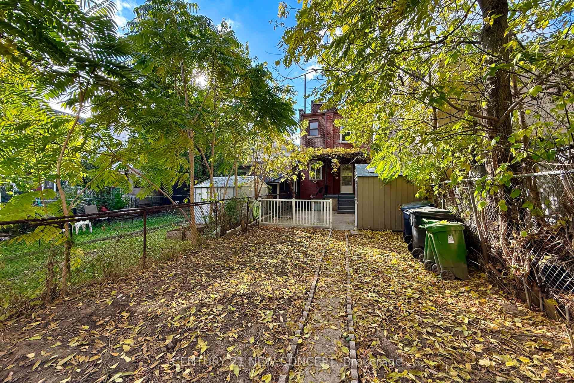 1113 Dufferin Street photo 42