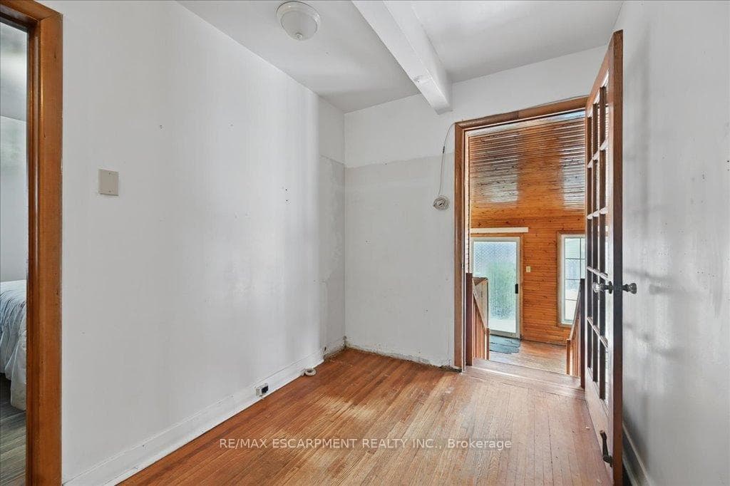 503 Upper Gage Avenue photo 20