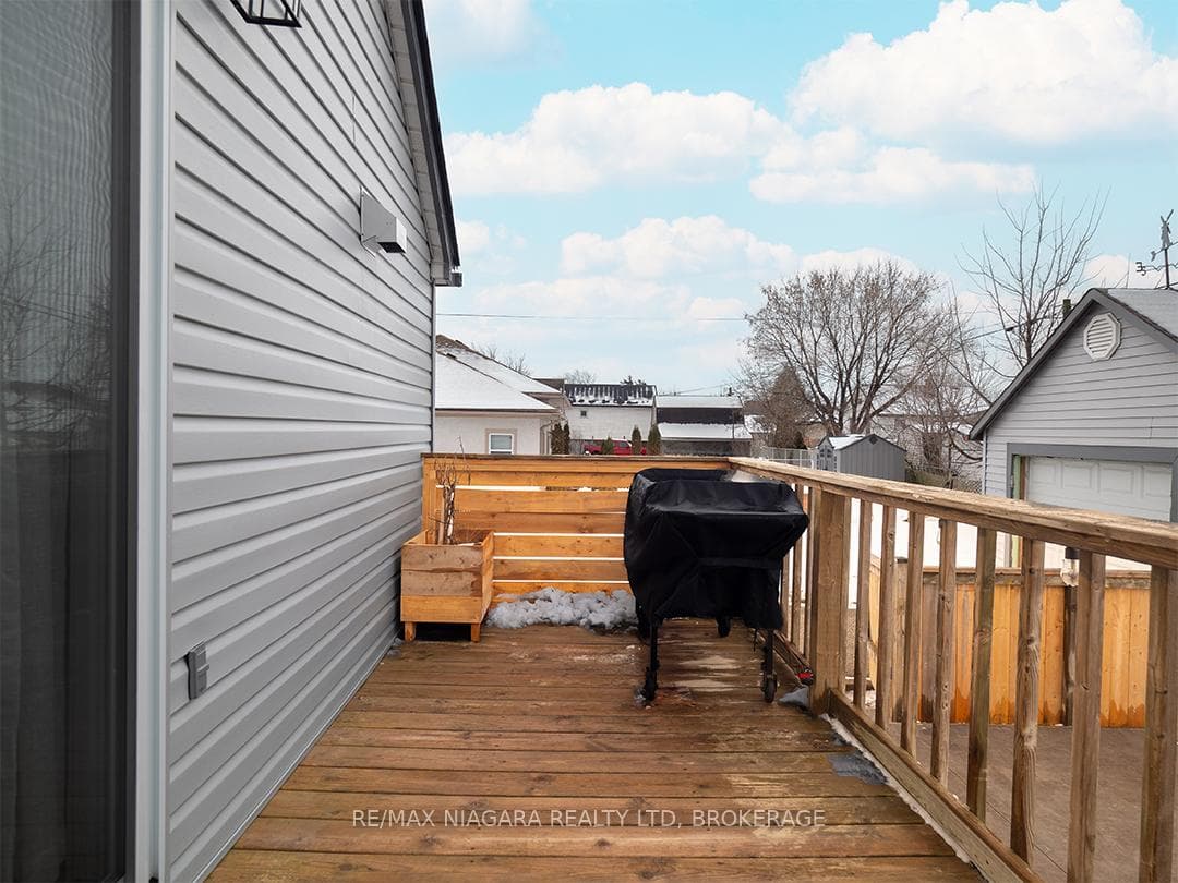 574 Steele Street photo 23
