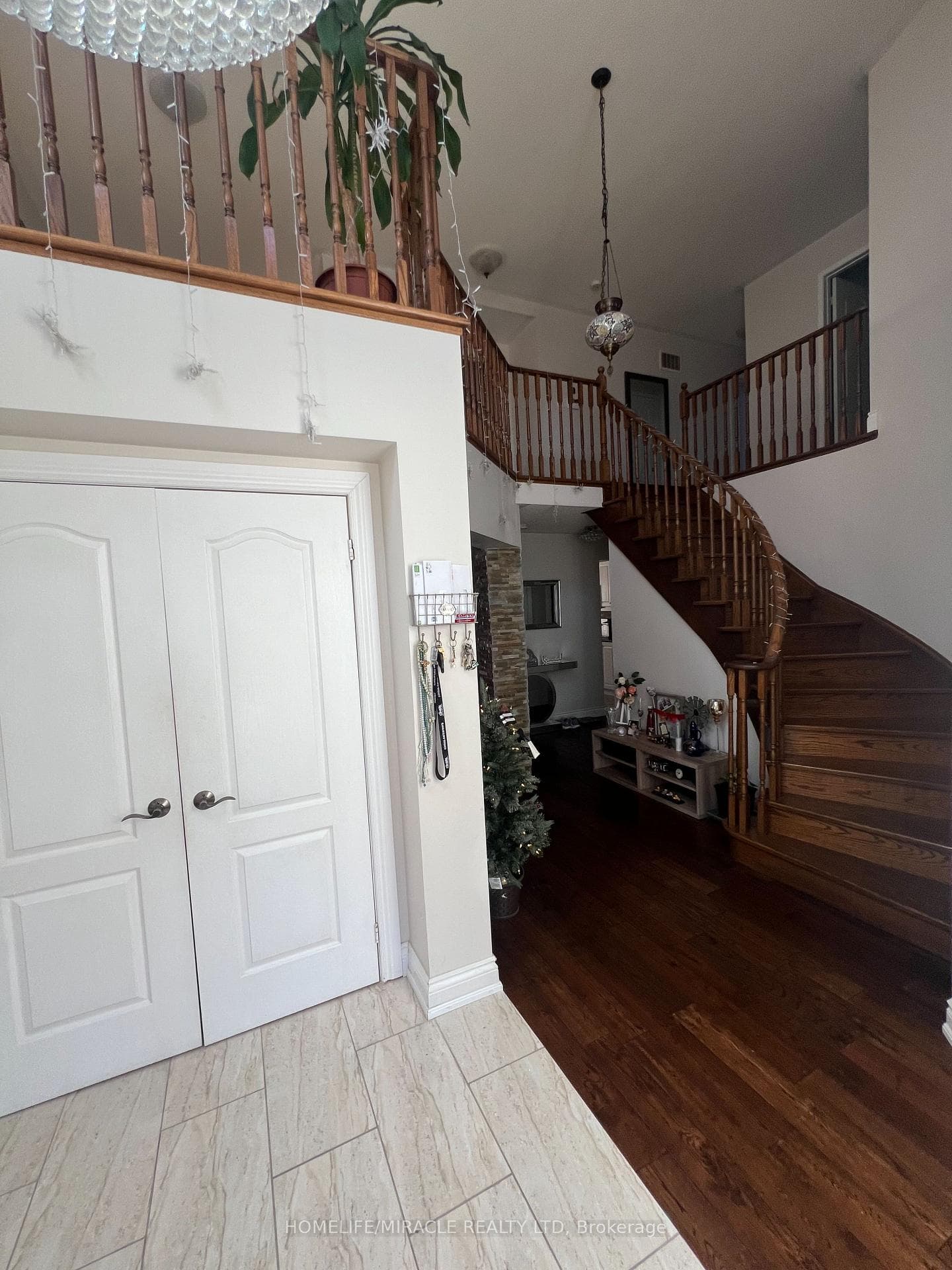 53 Hiberton Crescent photo 2