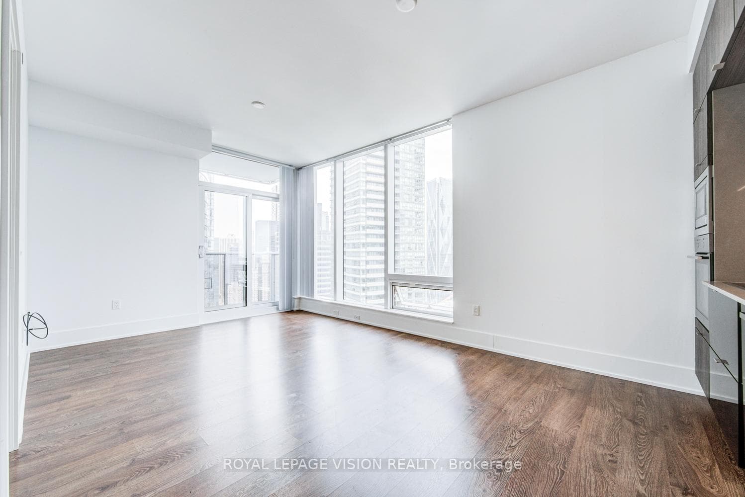 10 York Street Unit 4003 photo 12