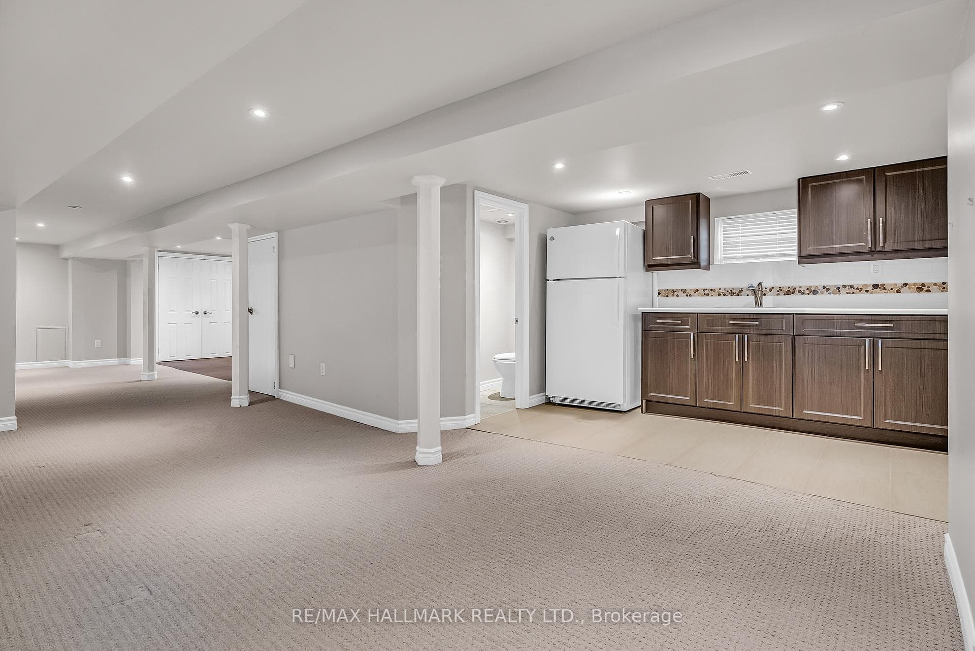 450 Cosburn Avenue photo 13