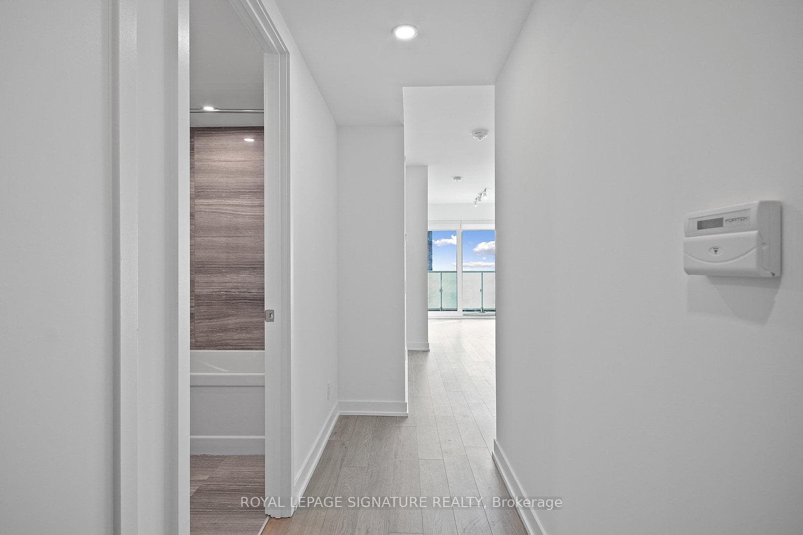 88 Queen Street Unit 4508 photo 2