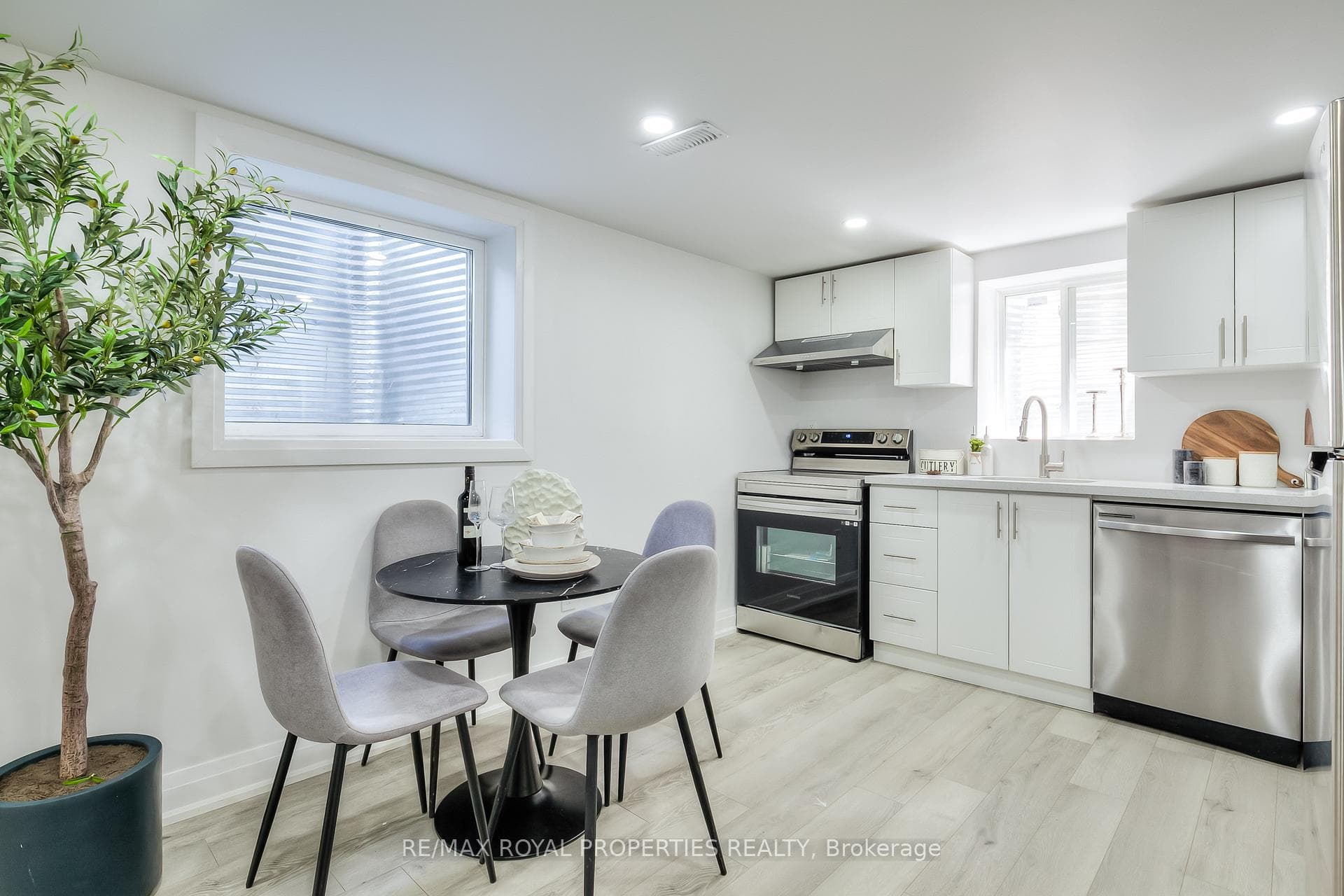 734 Annland Street photo 40
