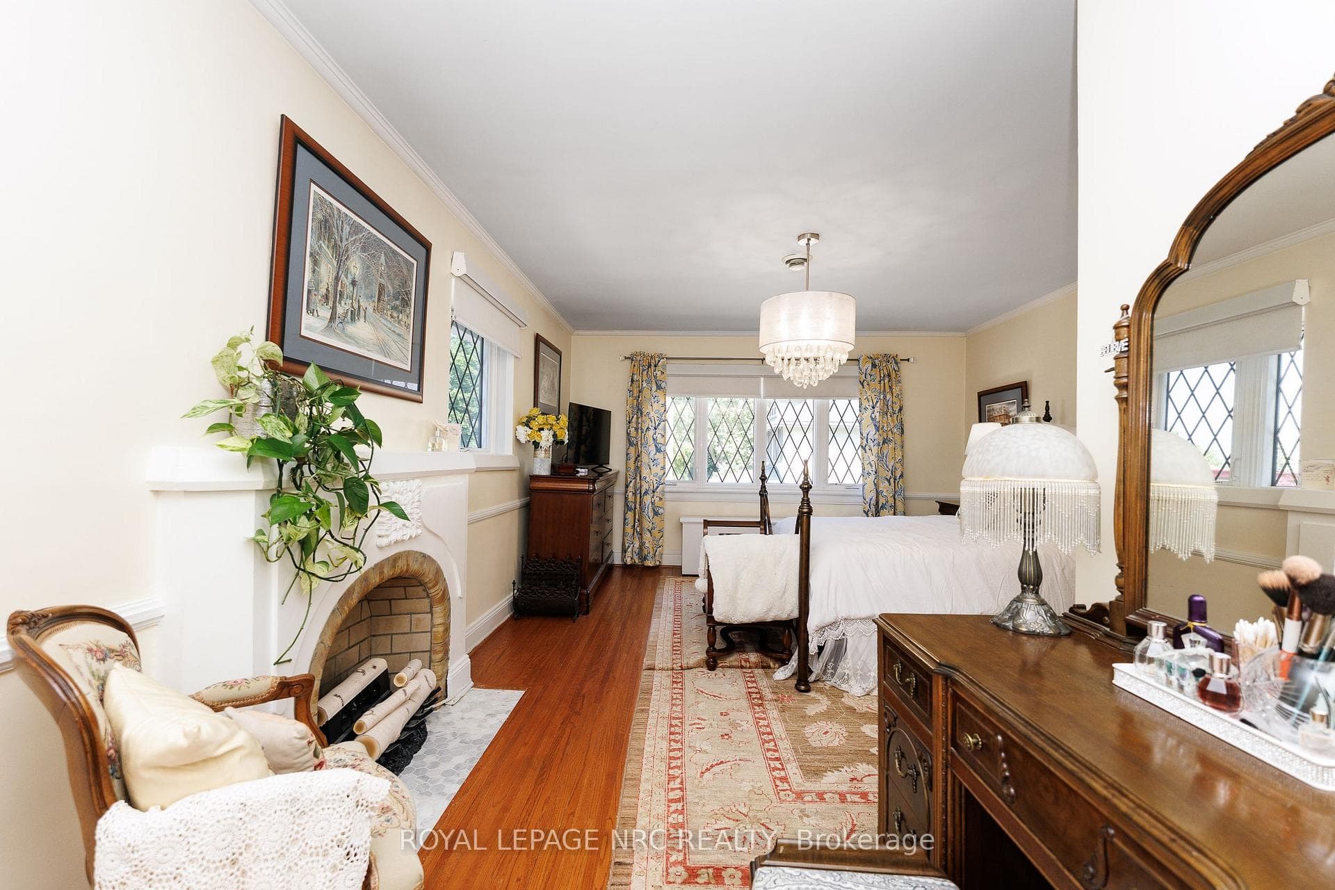 The large primary bedroom.