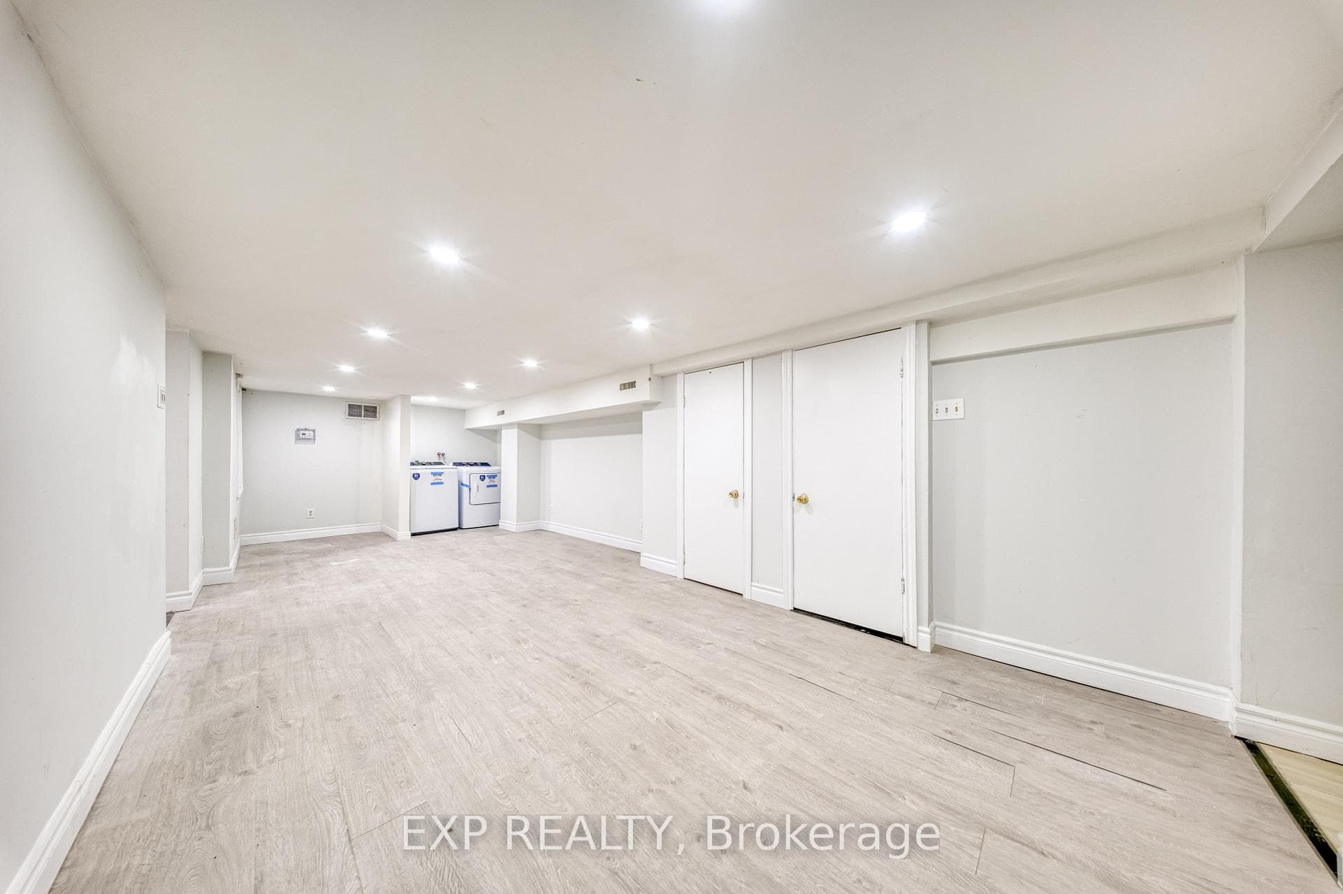 1678 Kingston Road Unit Lower photo 3