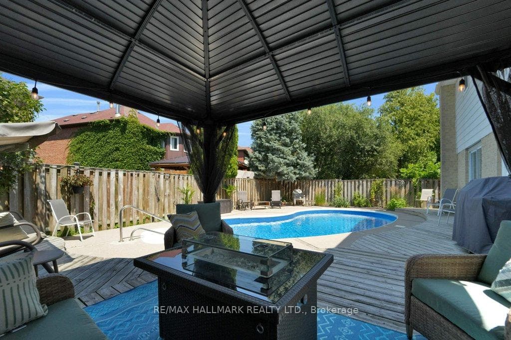 85 Colvin Crescent photo 46