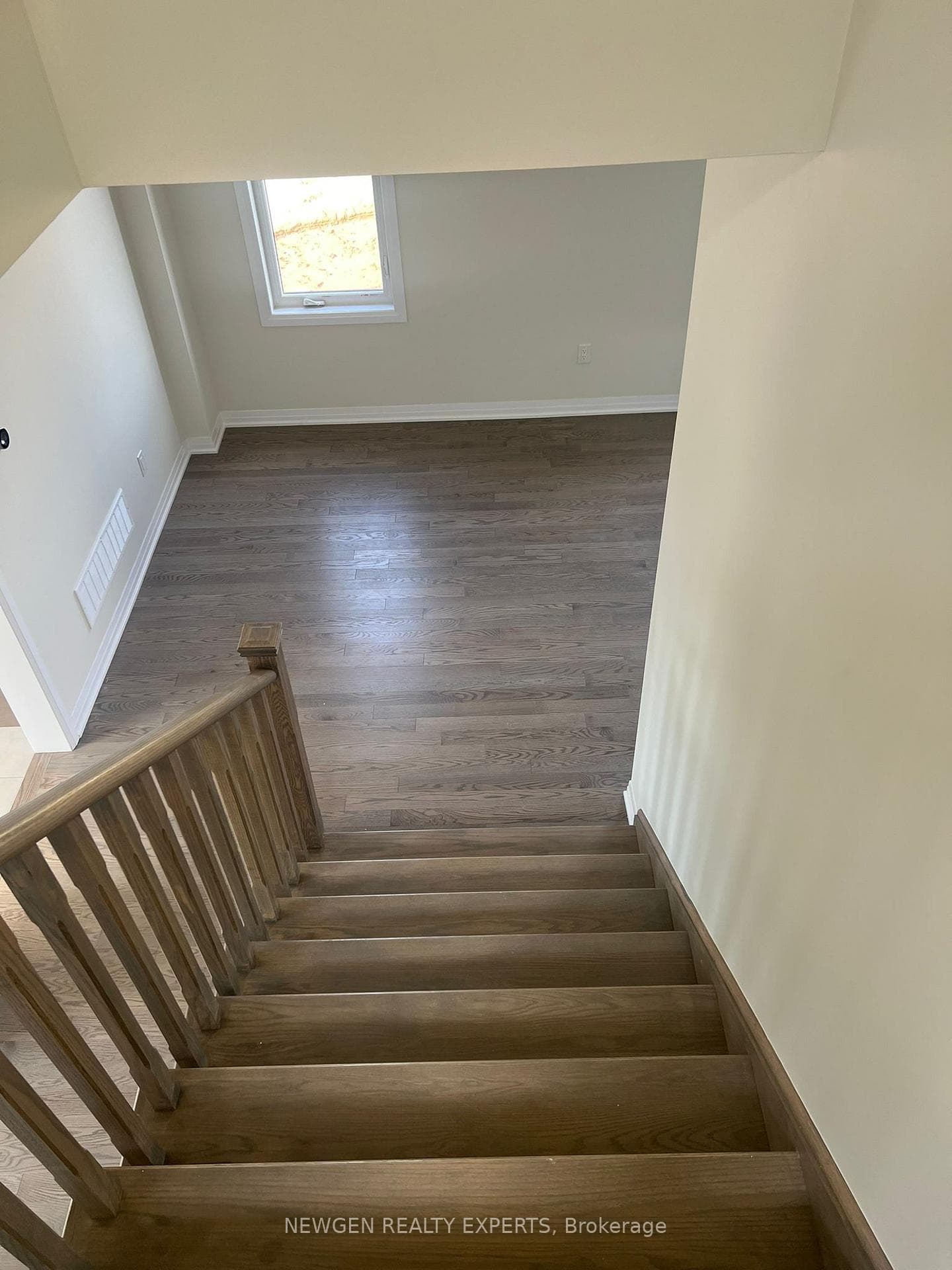 86 Strickland Avenue photo 29