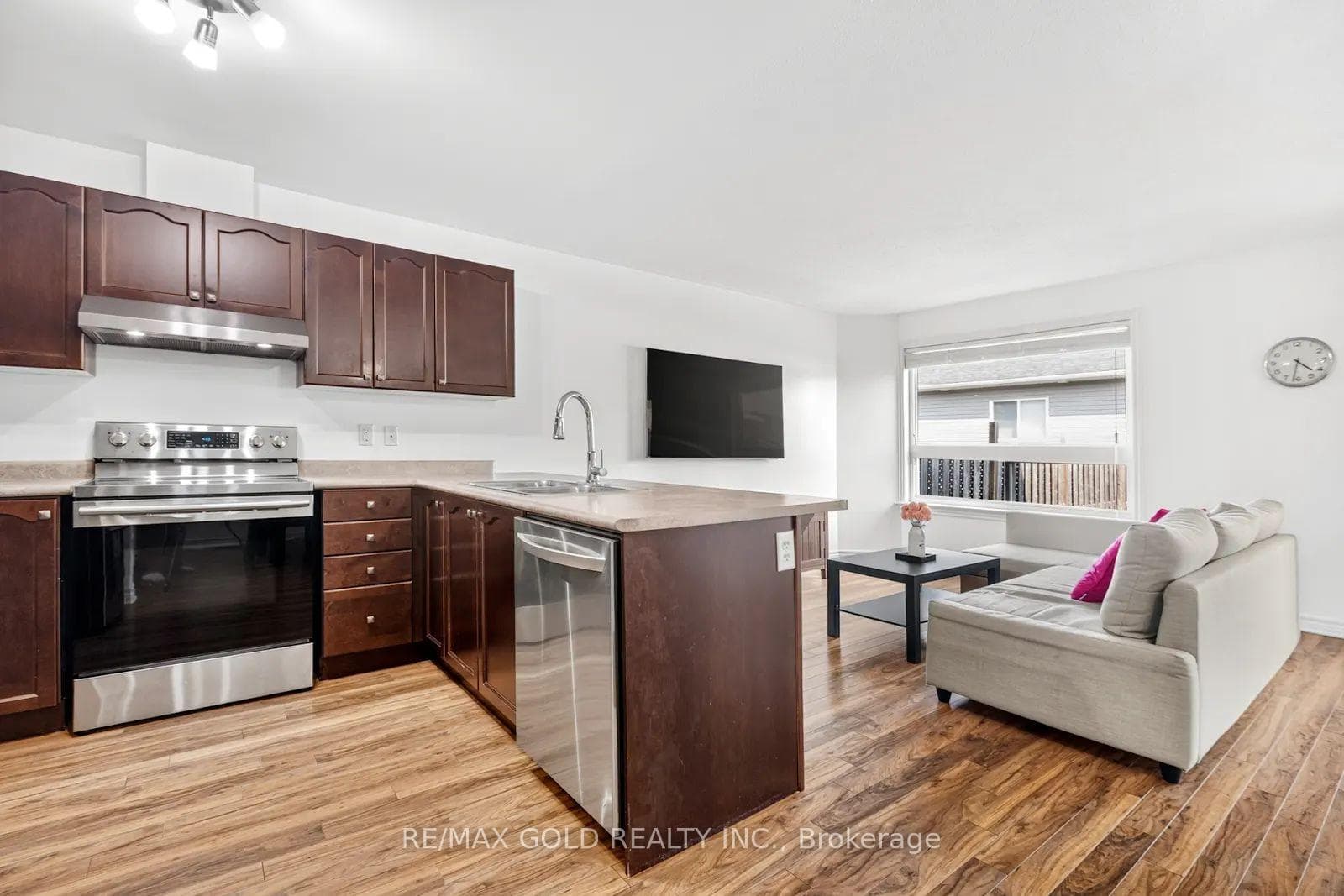 106 Thomas Street photo 12
