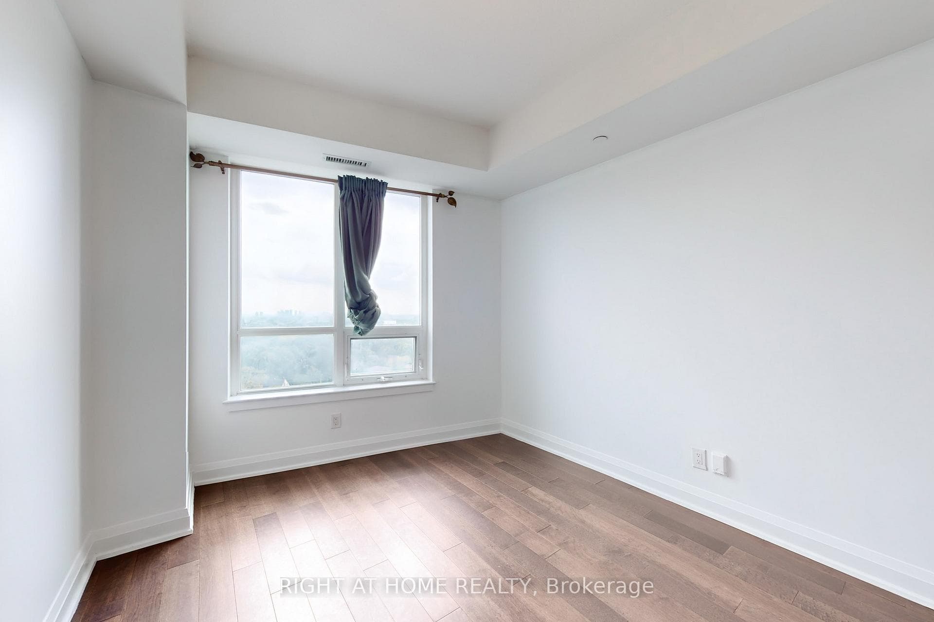 7161 Yonge Street Unit 1127 photo 17