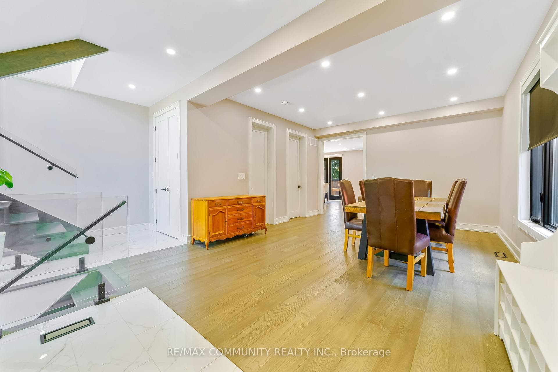 856 Kennedy Road photo 7