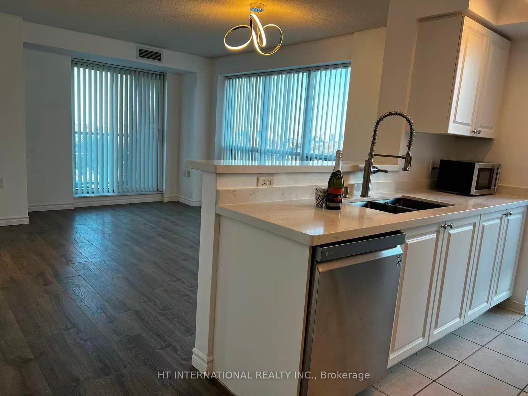 26 Olive Avenue Unit 902 photo 4