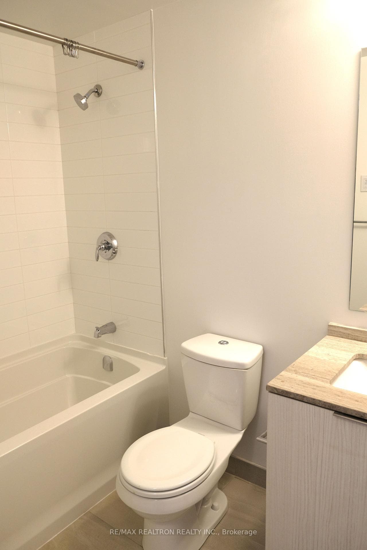 11 Wellesley Street Unit 613 photo 13