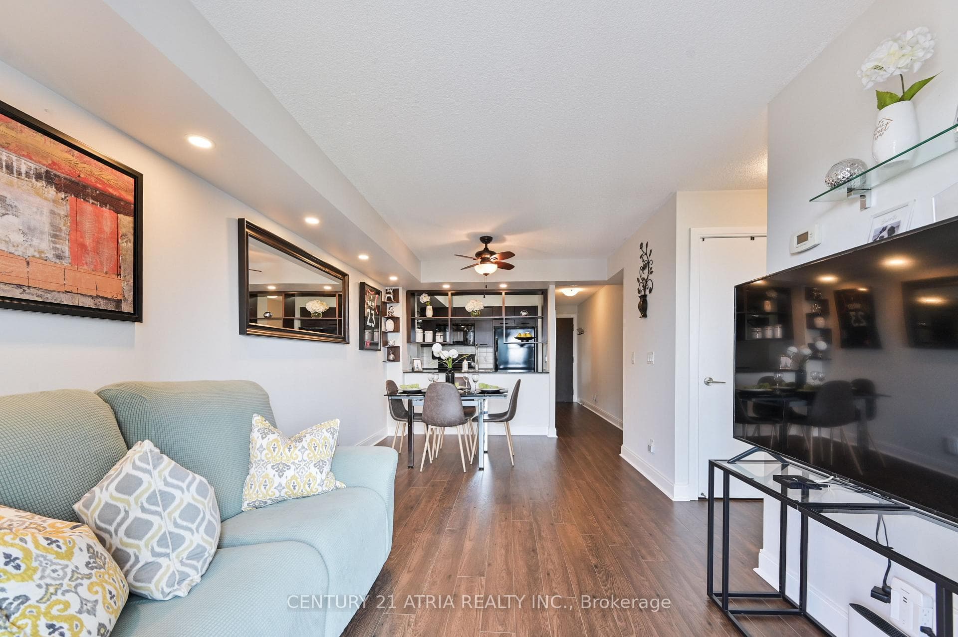 125 Village Green Square Unit 2405 photo 19