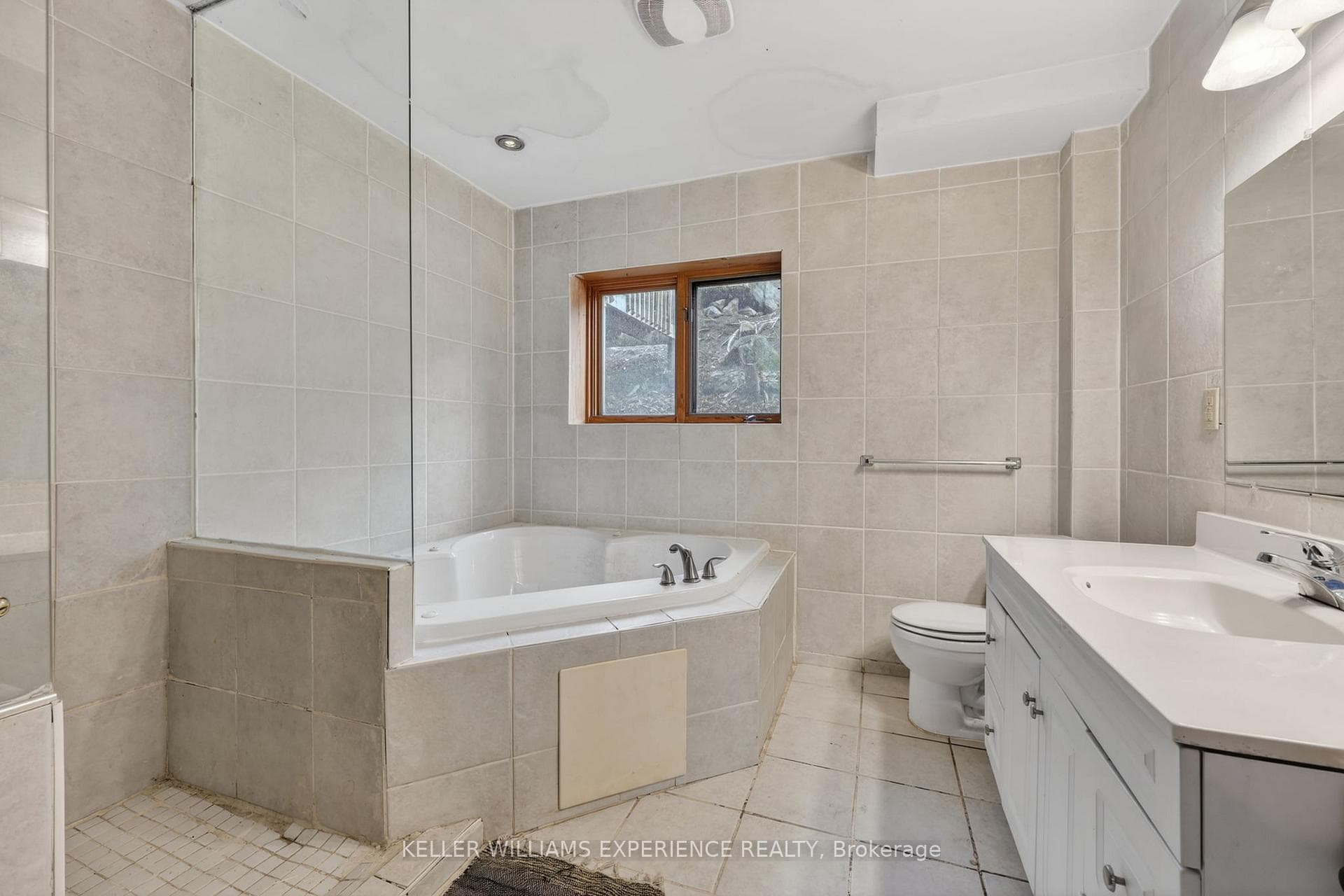 1115 Sherwood Forest Road photo 24