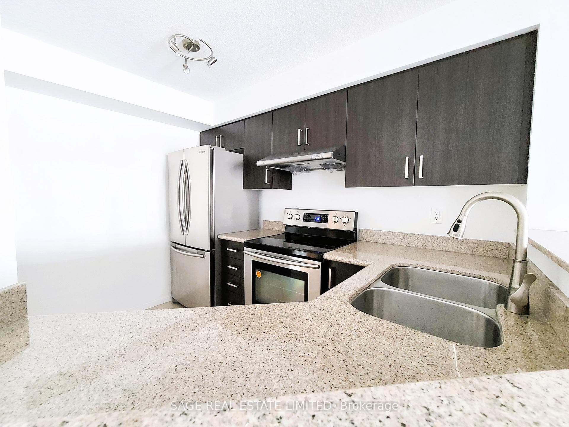 24 Wellesley Street Unit 1312 photo 4