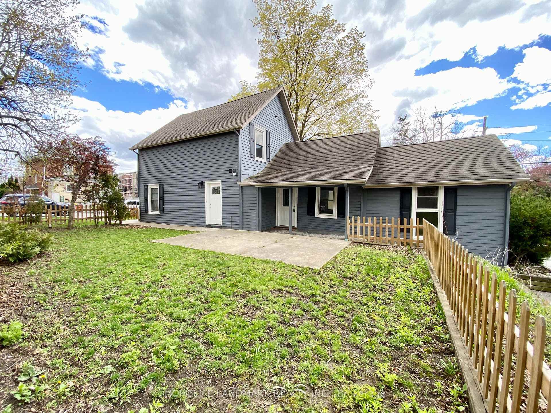 41 Arnold Crescent photo 27
