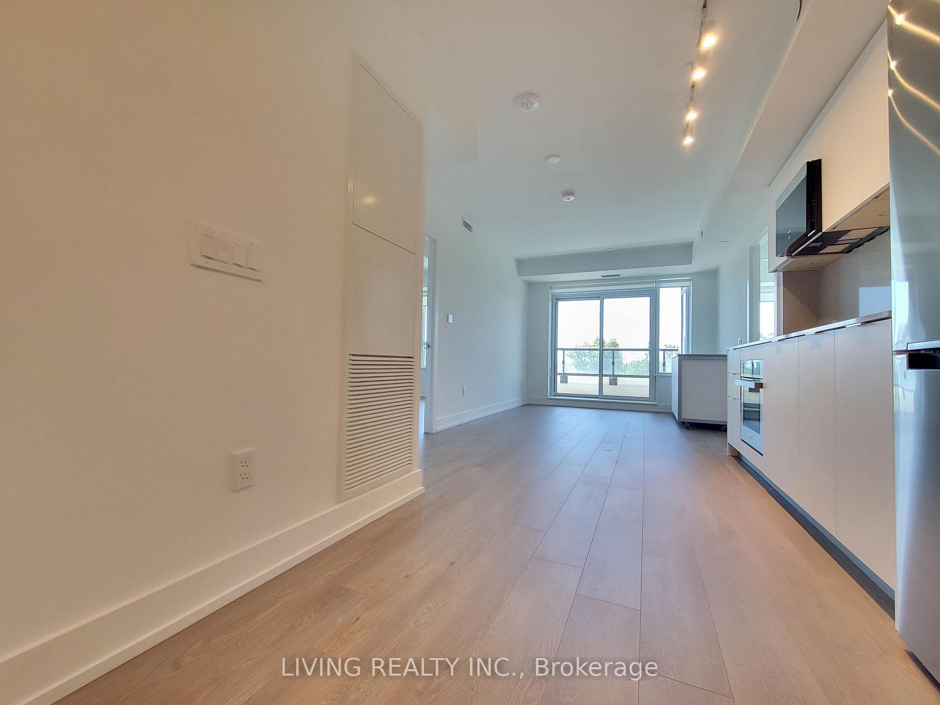 8 Cedarland Drive Unit 811 photo 2