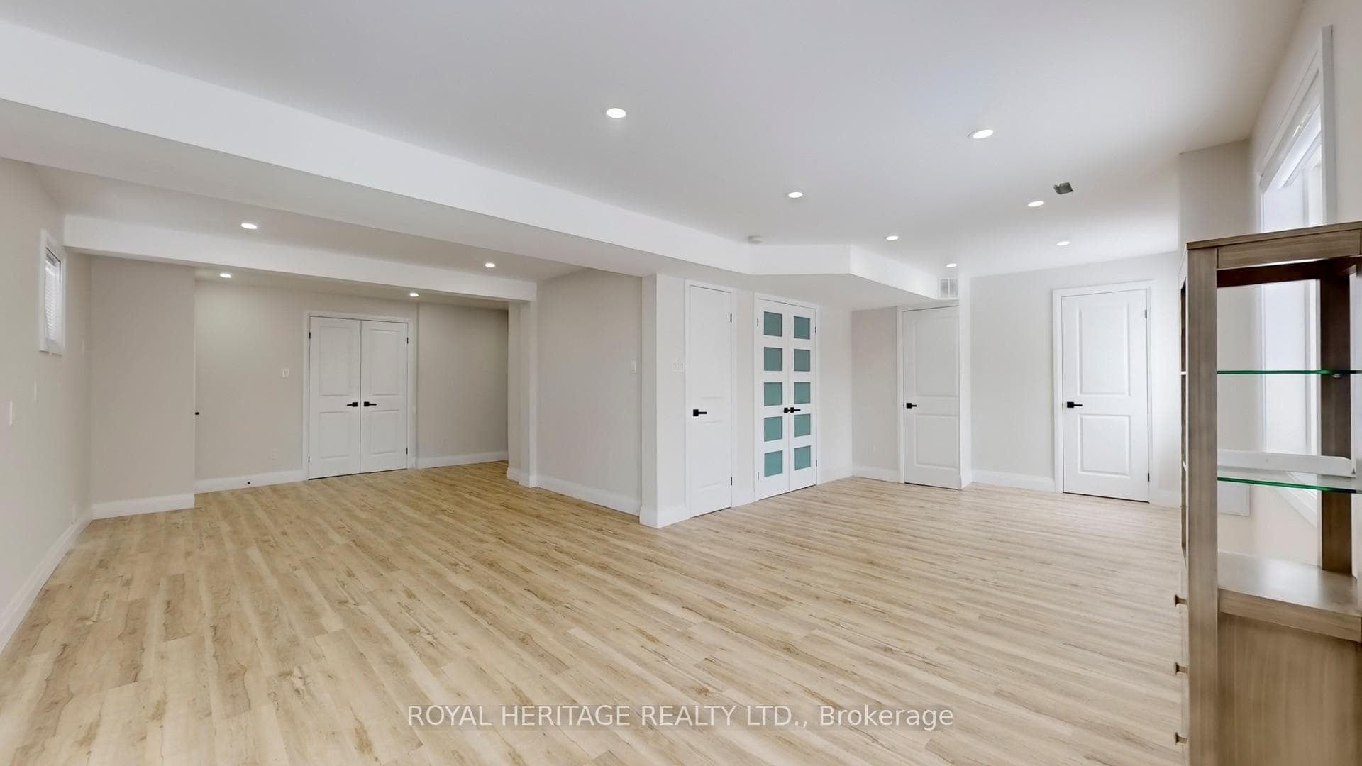 53 Meadow's End Crescent photo 31