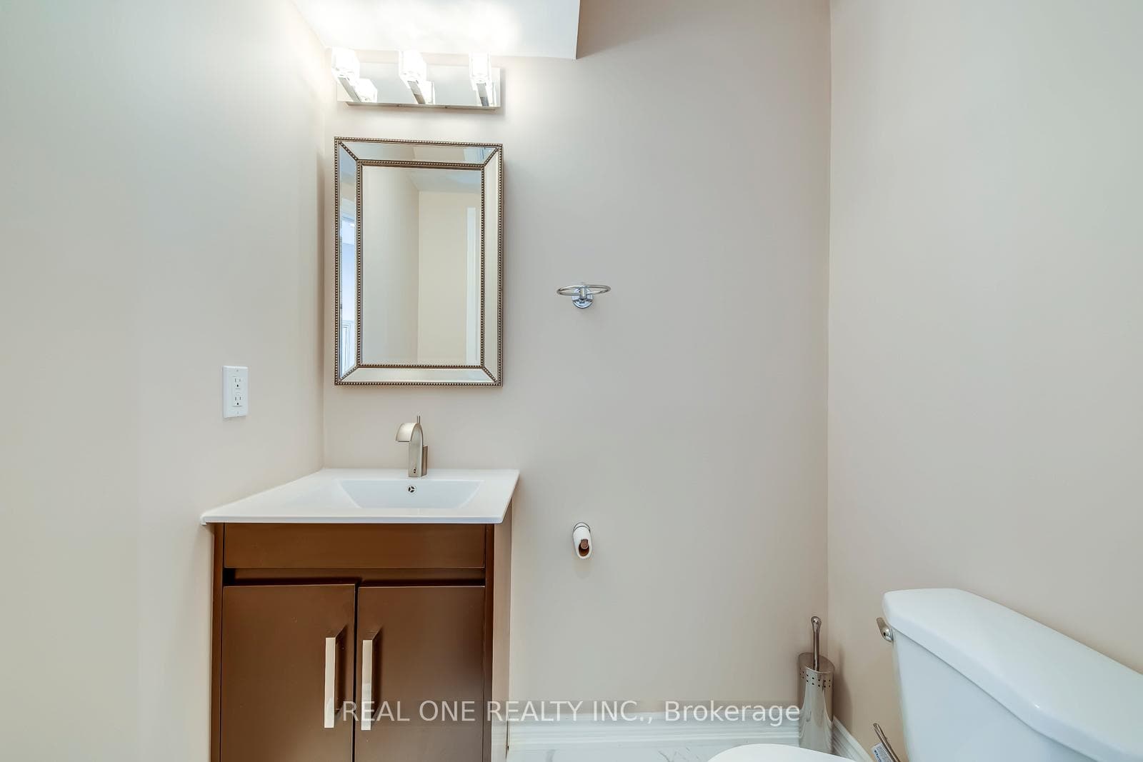 1407 Craigleith Road photo 45