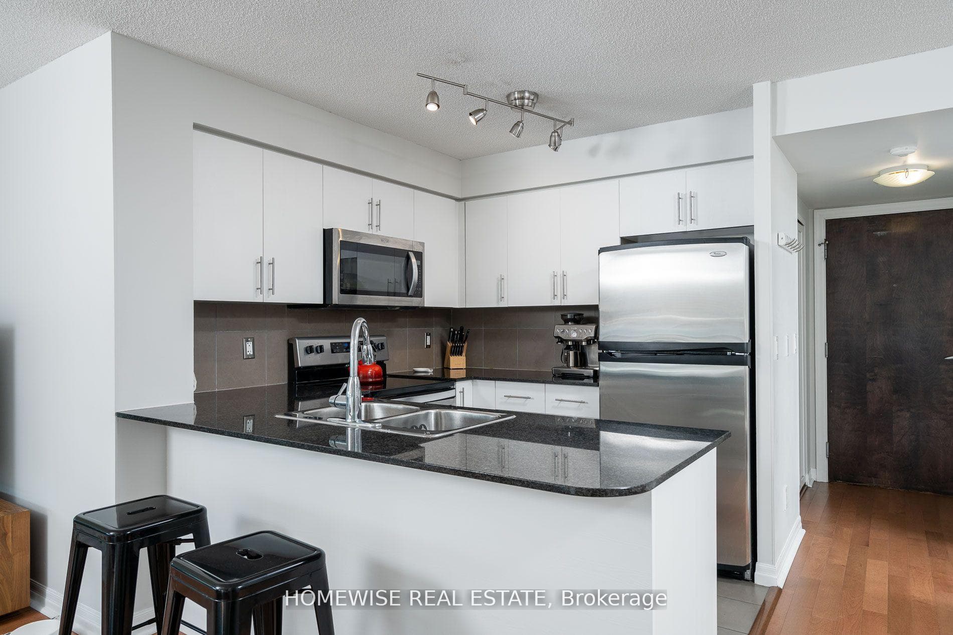 16 Yonge Street Unit 1209 photo 4