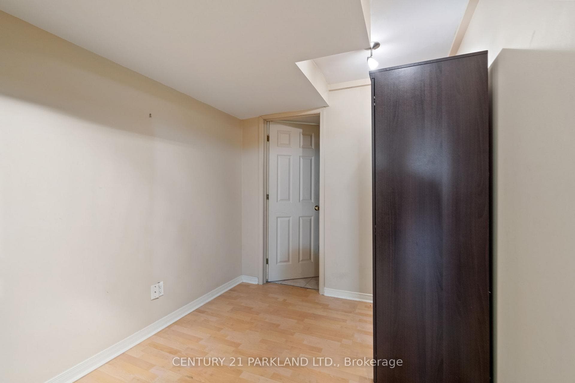 14 Coates Crescent Unit BSMT photo 12