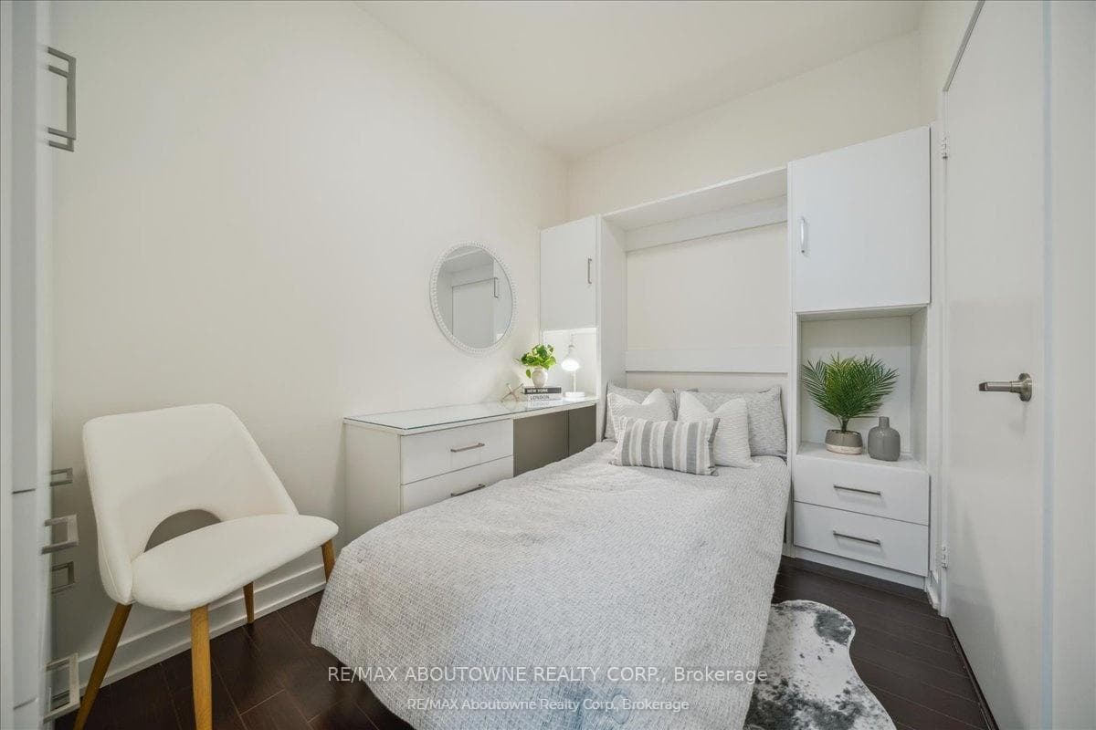 38 Dan Leckie Way Unit 608 photo 18