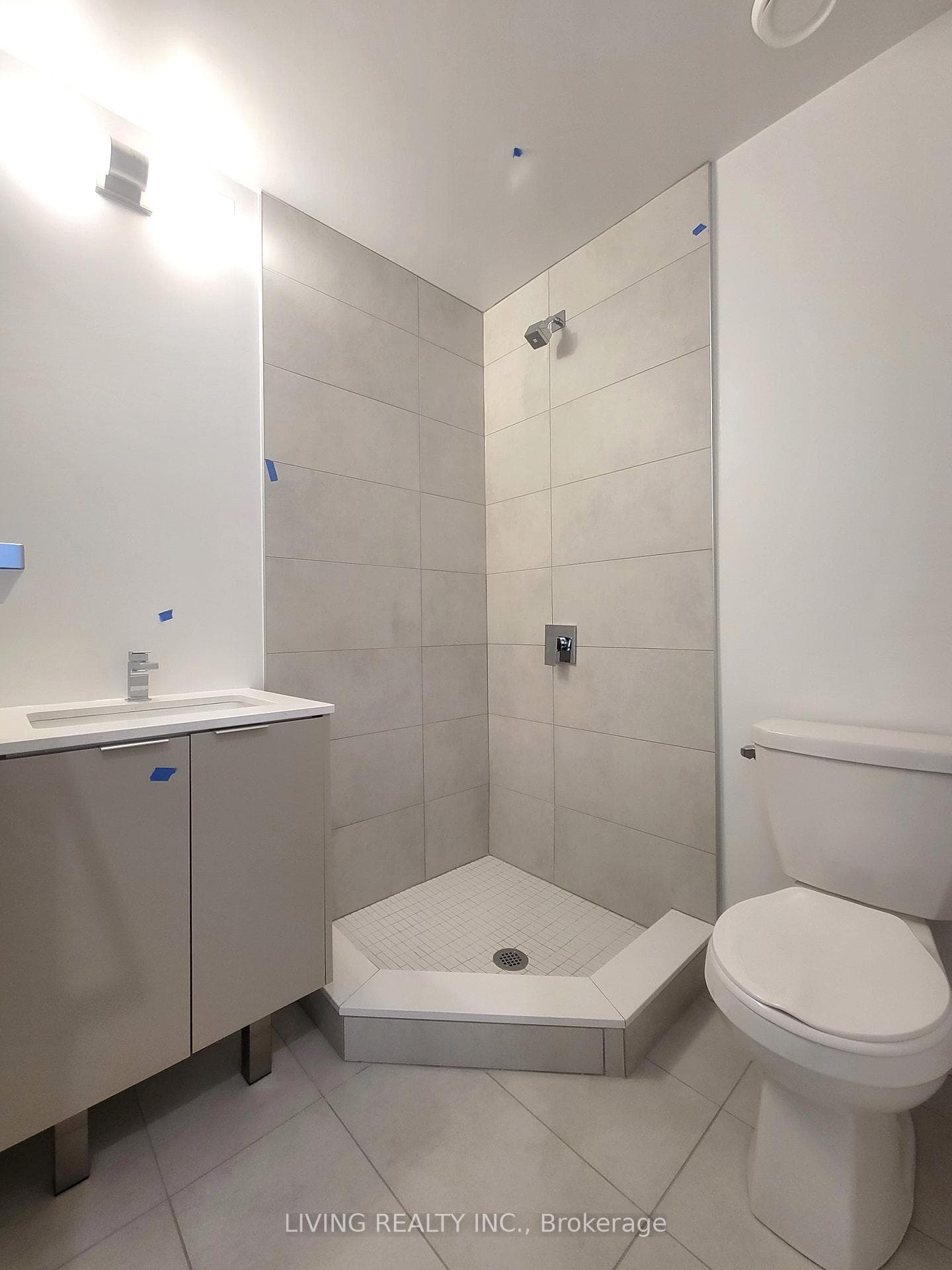 8 Tippett Road Unit 101 photo 11
