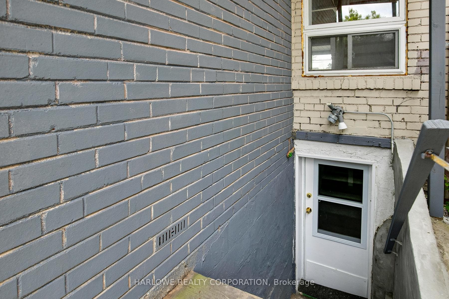 61 Castleton Avenue Unit Upper photo 34