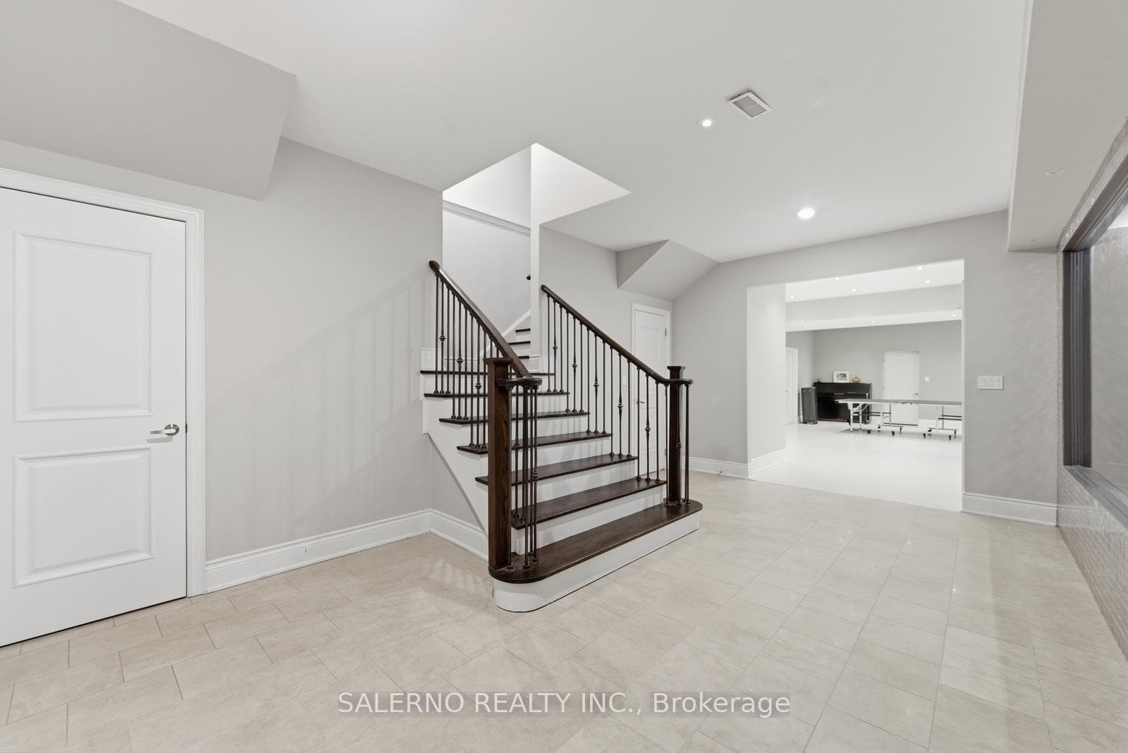 21 Stallions Court photo 34