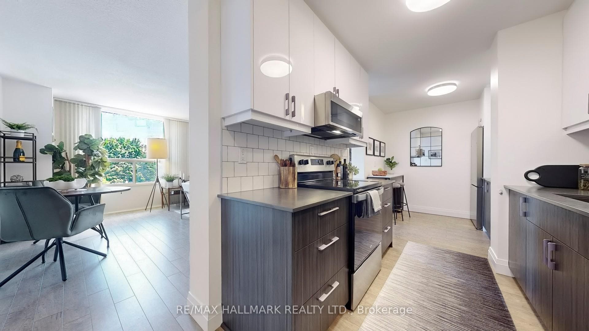 1535 Lakeshore Road Unit 301 photo 5