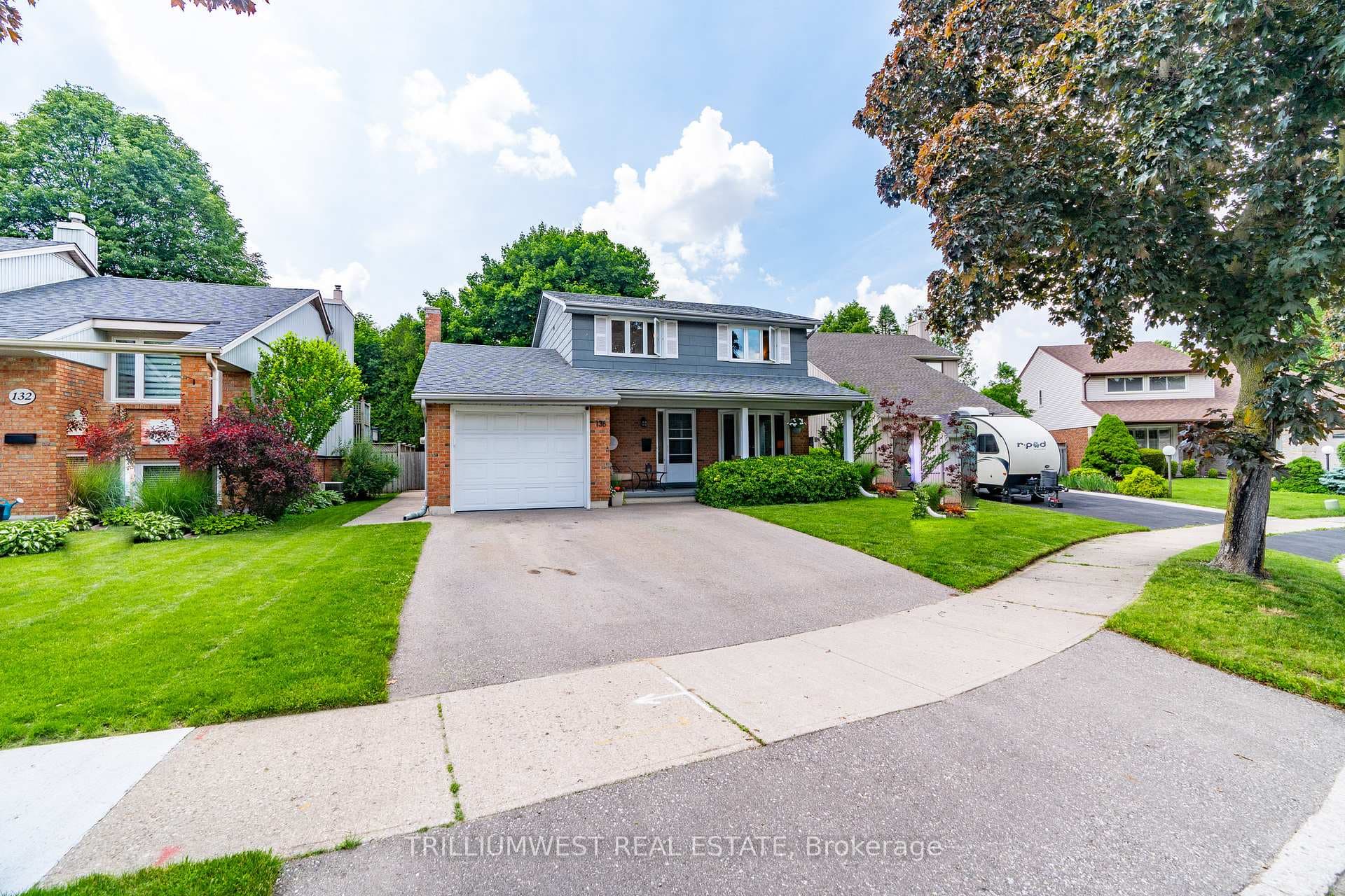 136 Broadview Avenue photo 2