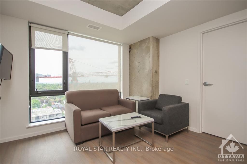 105 CHAMPAGNE Avenue Unit 1717 photo 11