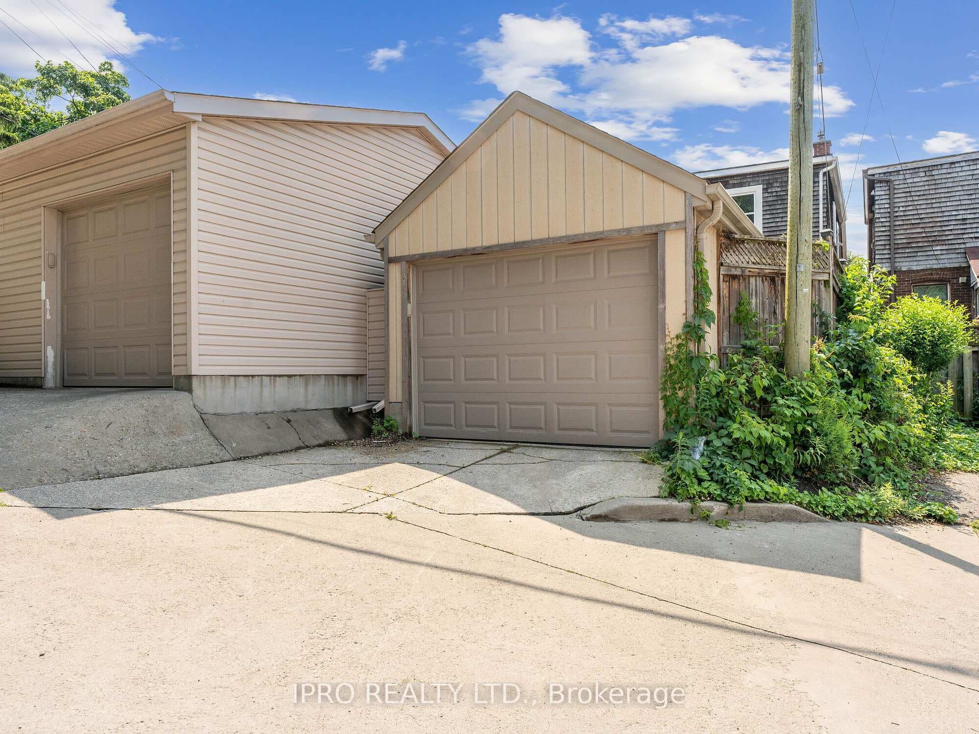 1178 Gerrard Street photo 38