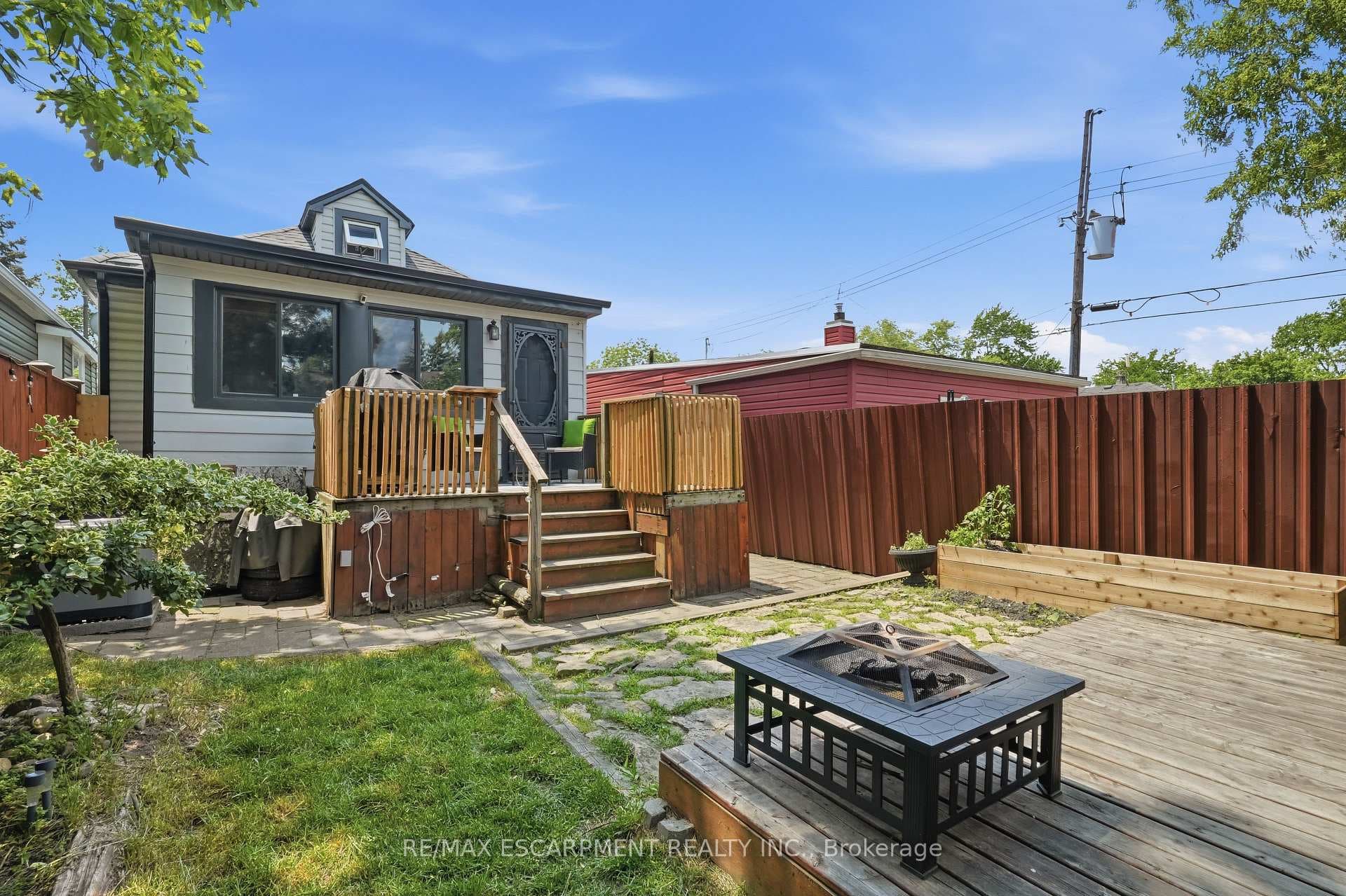141 McAnulty Boulevard photo 40