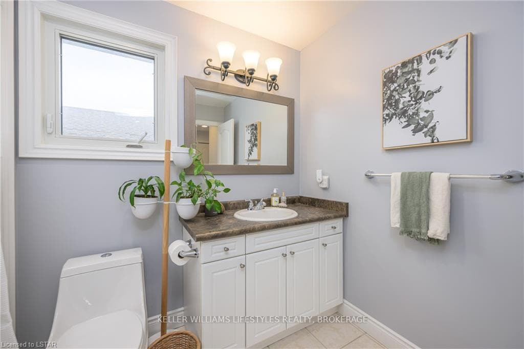 28 HAGERMAN Crescent photo 35