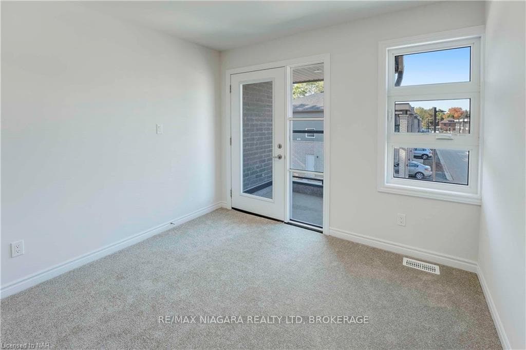 5672 DORCHESTER Road Unit 57 photo 17