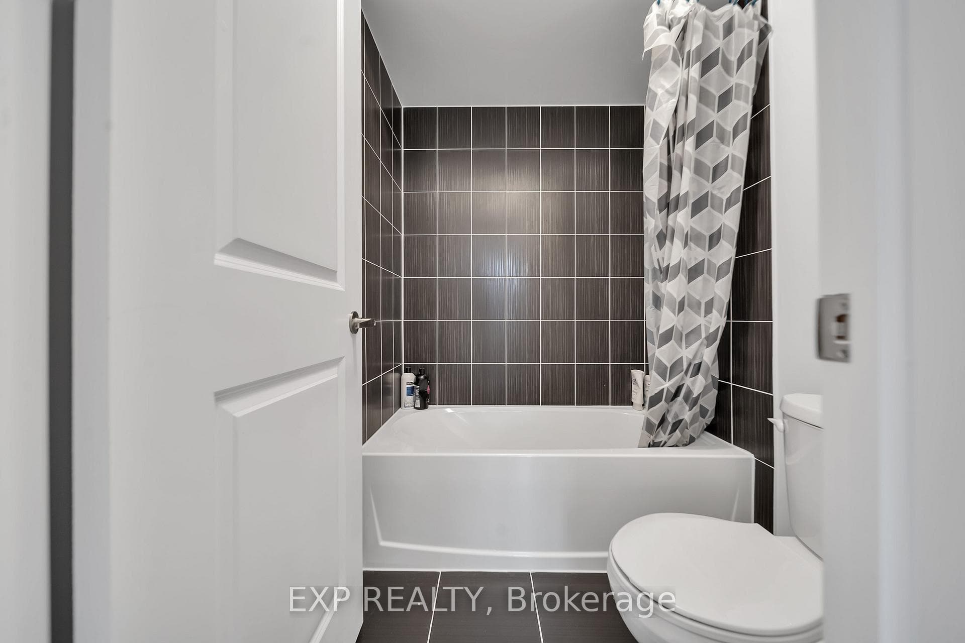 32 Mackenzie Street photo 32