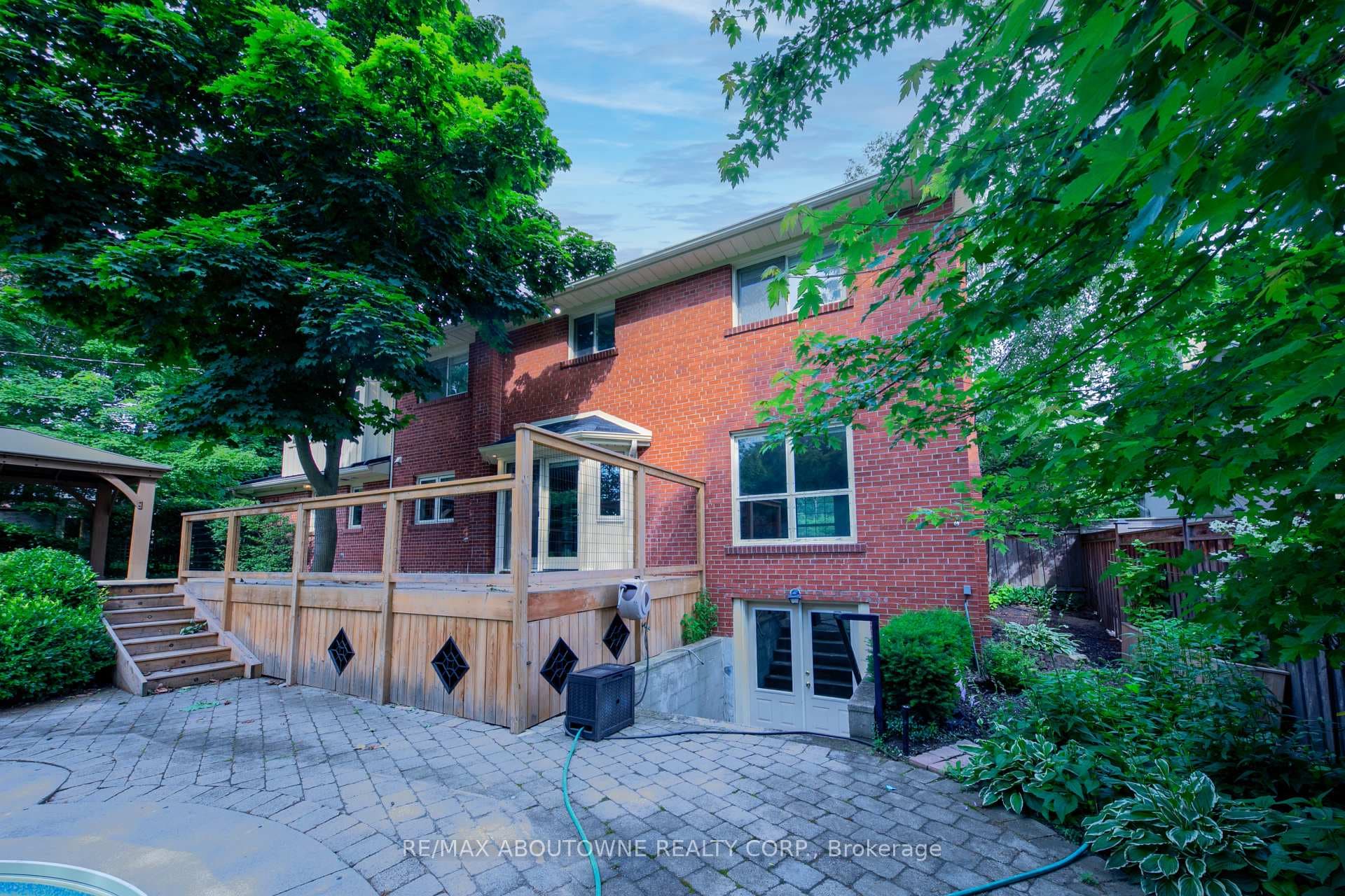 1290 Braeside Drive photo 37