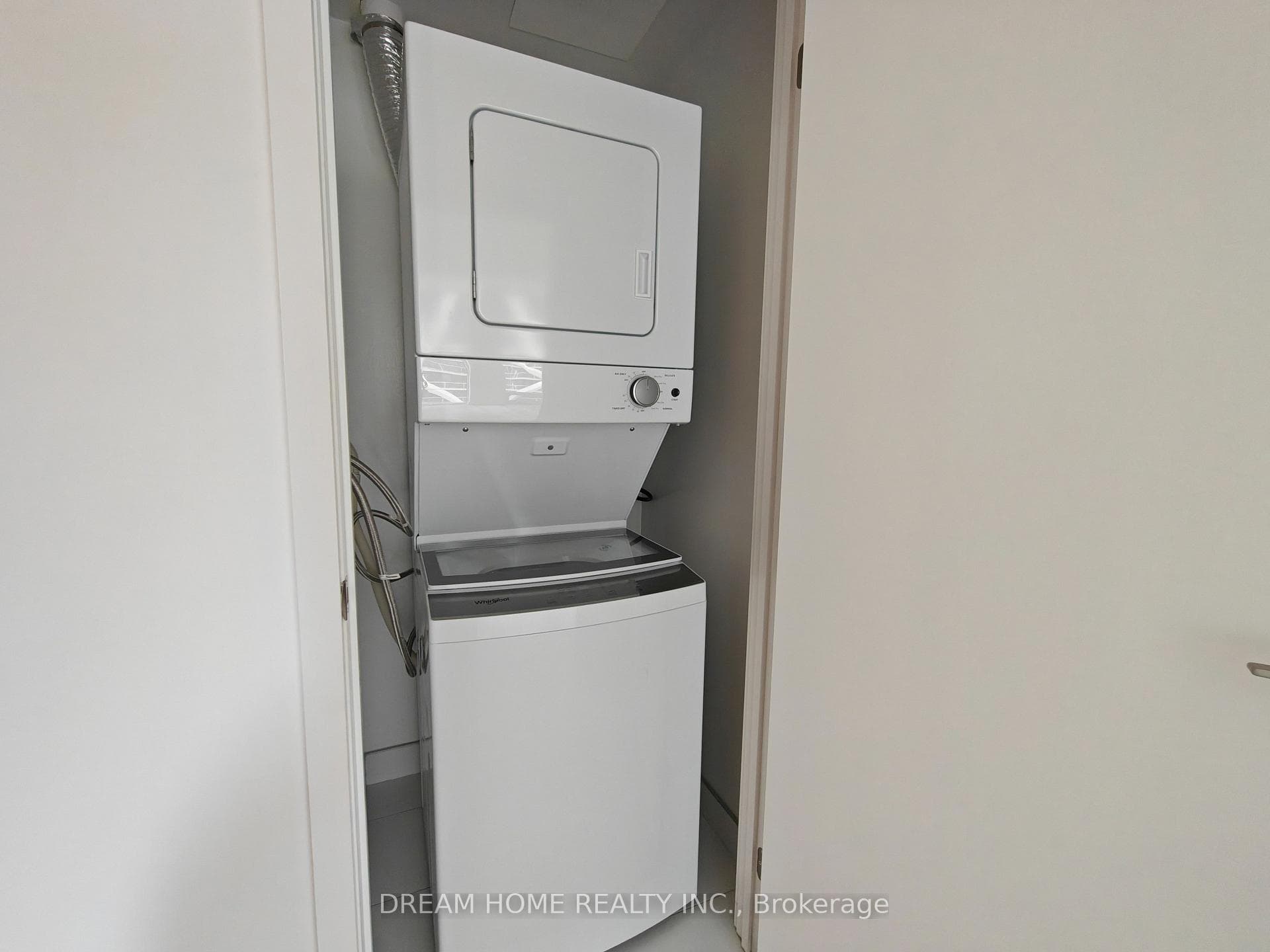 238 Simcoe Street Unit 1107 photo 21