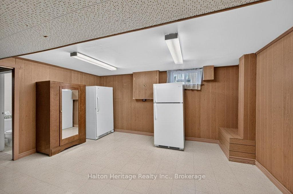 476 East 37th Street photo 35