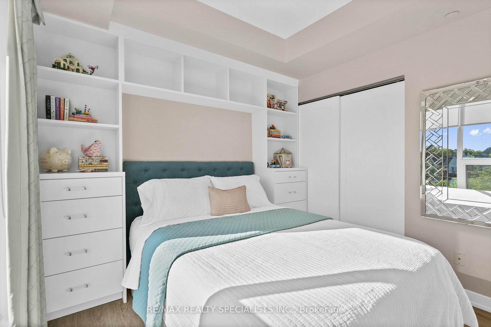 205 Manning Avenue Unit 310 photo 31