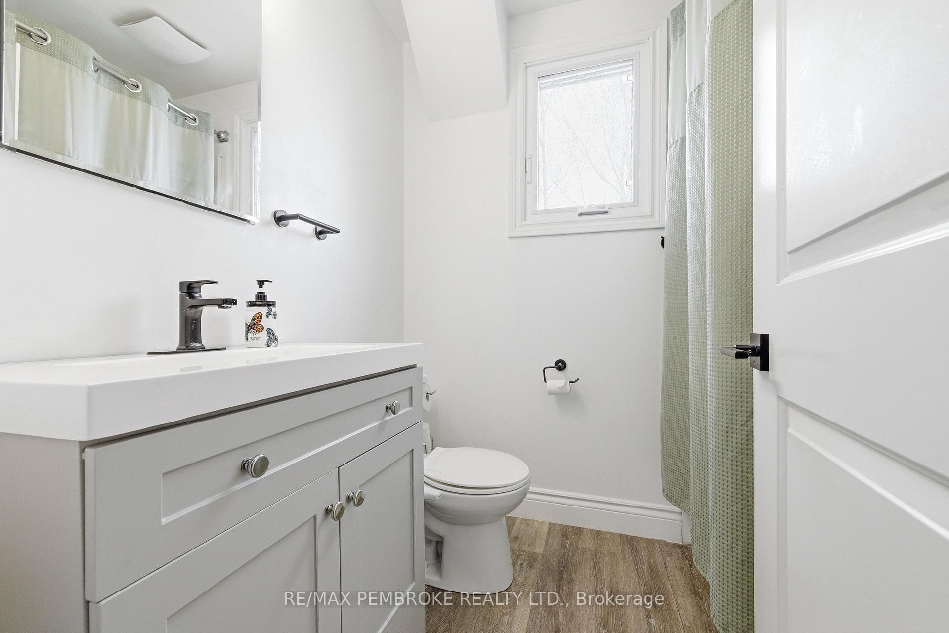 15 Alder Crescent photo 28