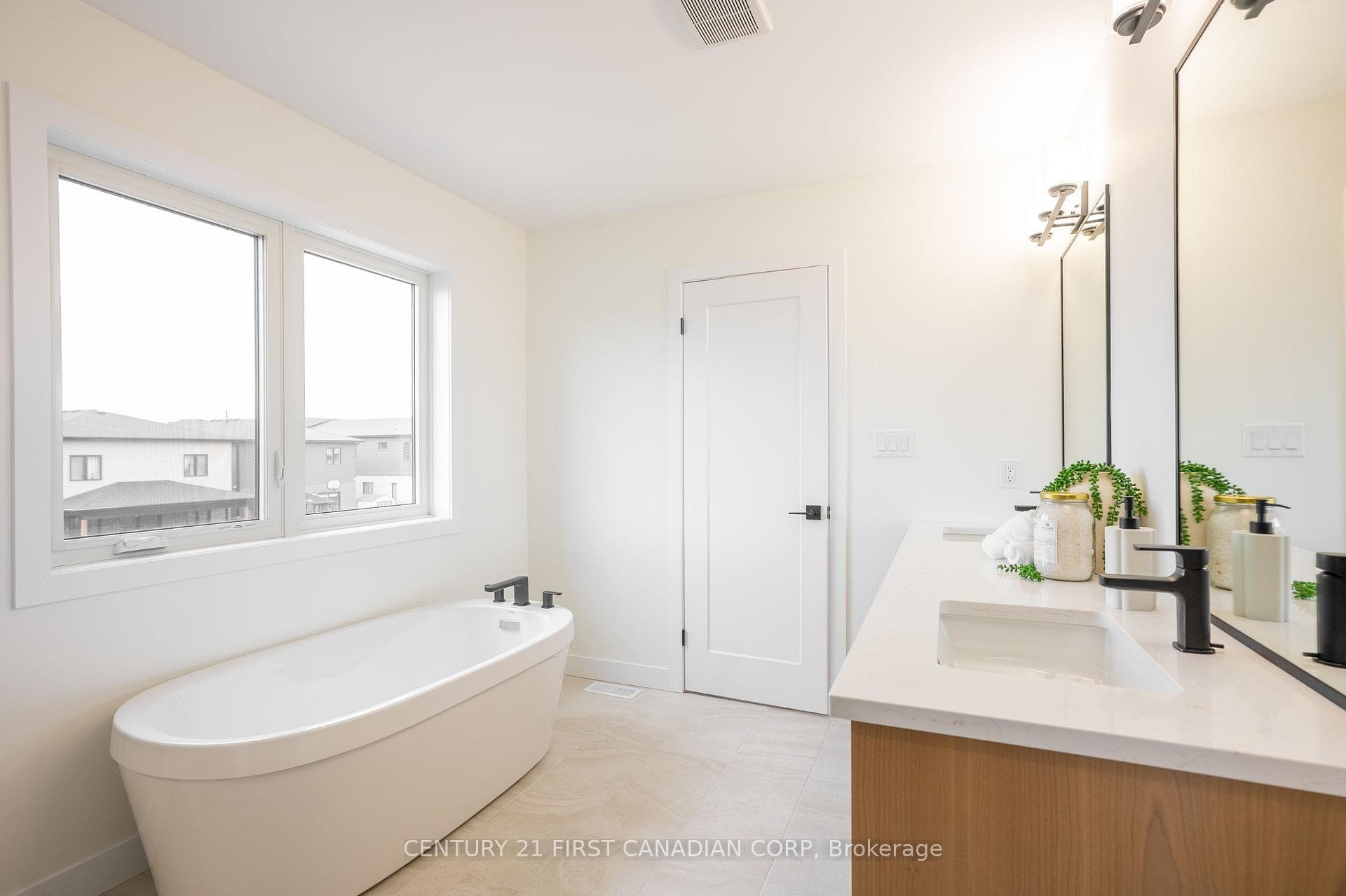 1378 Shields Place photo 27